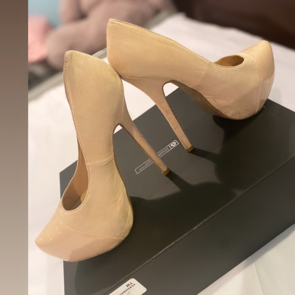 Shoes - Picture 4 of 8